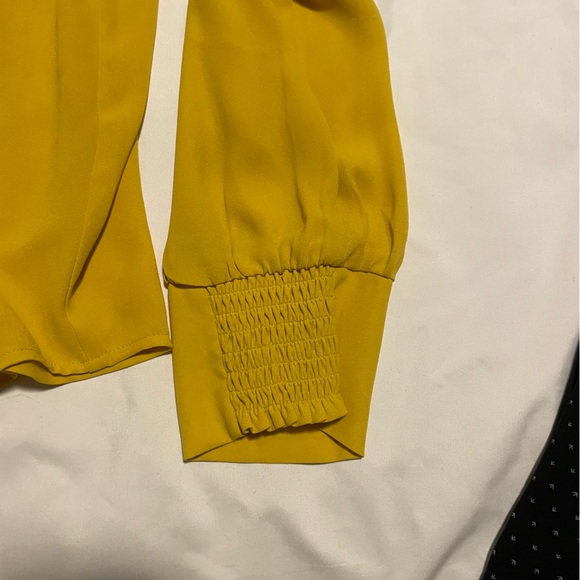 V-neck blouse - Picture 5 of 5